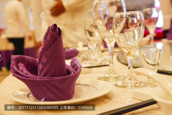 餐具擺放