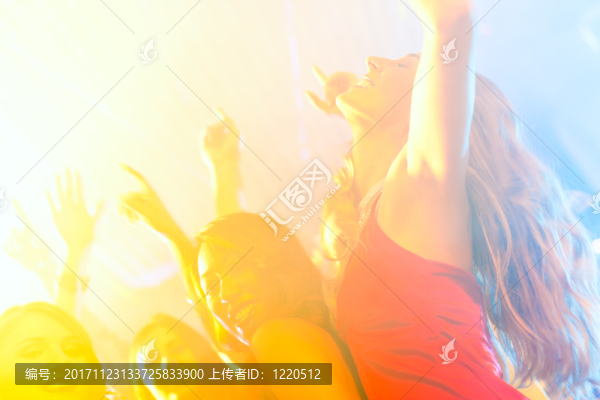 黨在迪斯科俱樂部的人