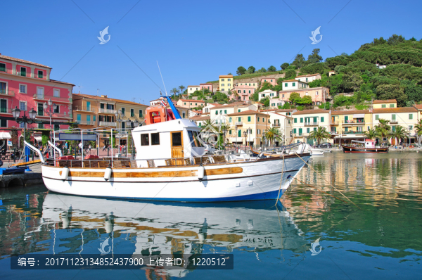 Porto,azzurro在厄爾巴島上的視圖