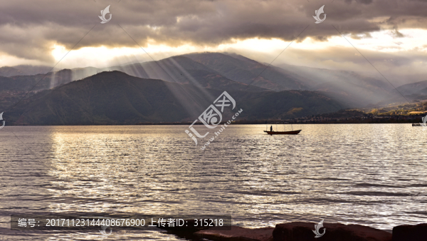 西昌邛海,萬丈光芒