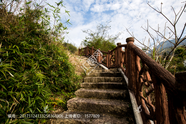 山間小道
