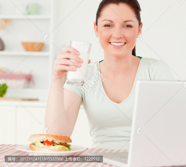 女人