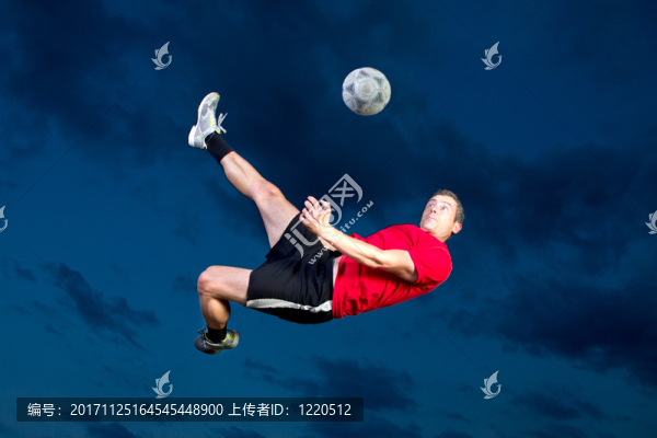 在fallrückzieher的足球運動員