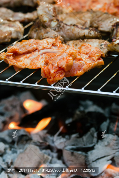 烤架上的肉