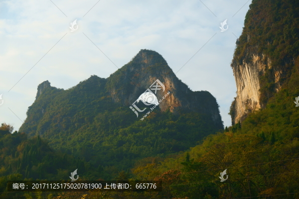 陽朔月亮山