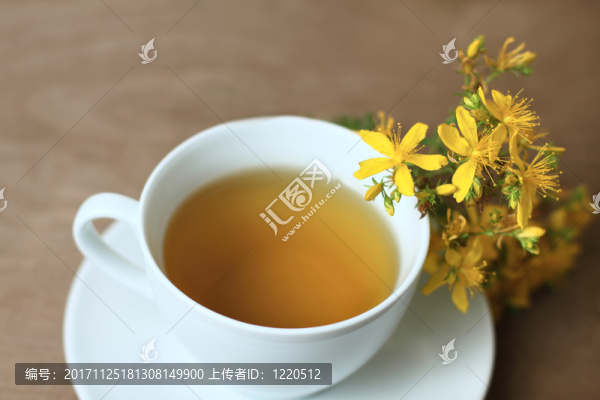 茶與johanniskraut