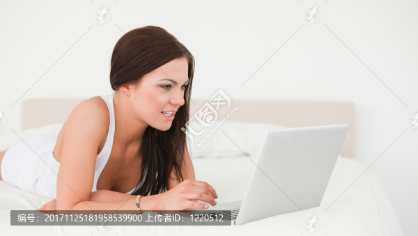 女人