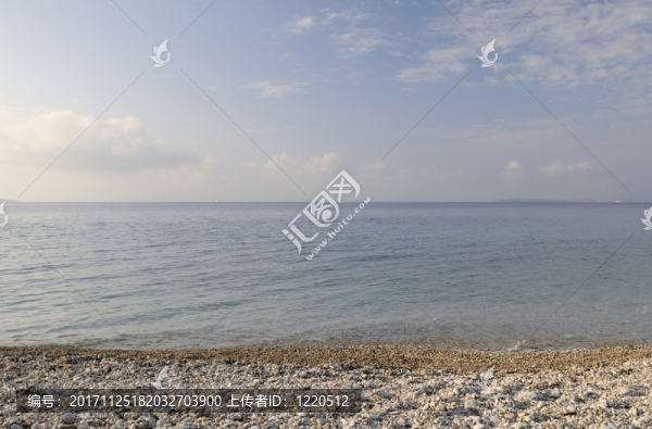 在地中海的石海灘