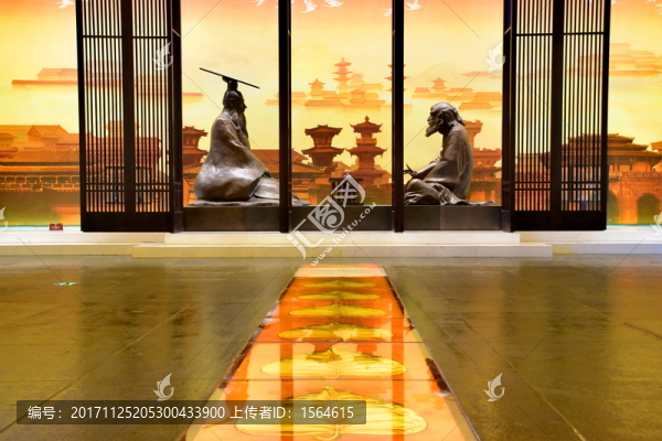 問(wèn)道雕像