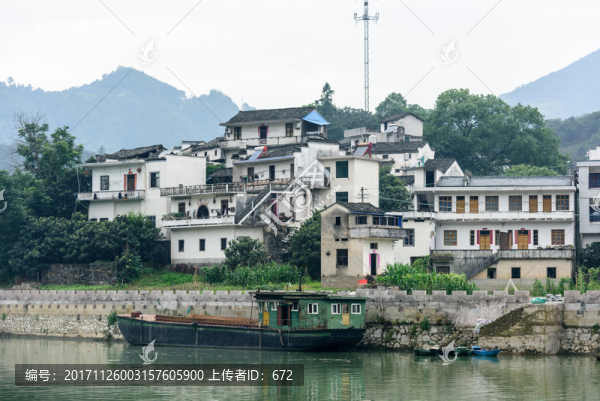 新安江十里畫(huà)廊兩岸民居