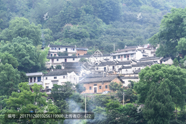 兩岸民居