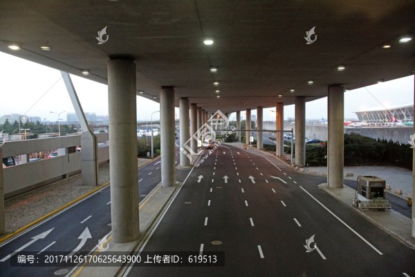 上海浦東機場,道路