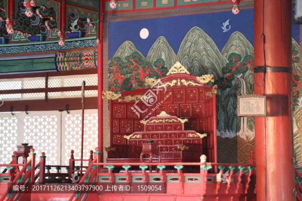 龍椅