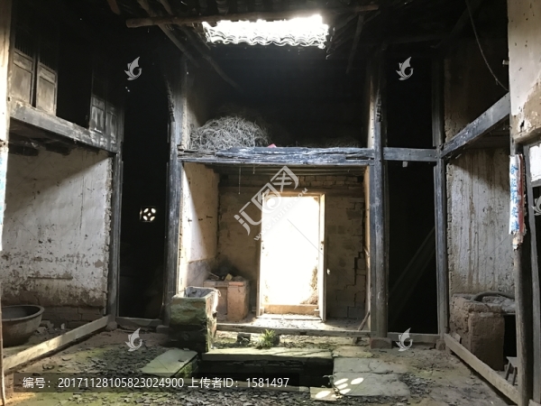 百年古宅閣樓攝影