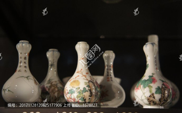 清雍正粉彩瓷器蒜頭瓶