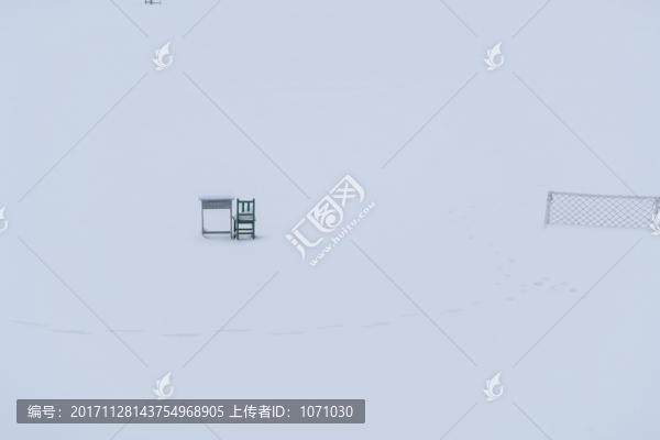 雪后足球訓(xùn)練場(chǎng)