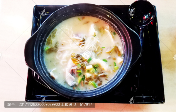 魚肉米線