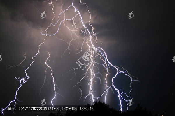閃電般的