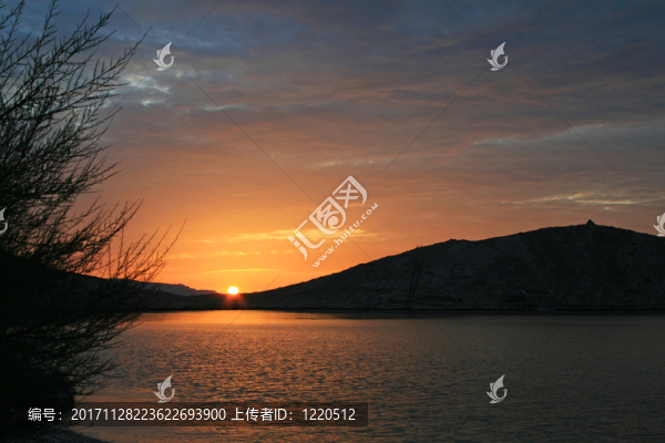 在海上度假