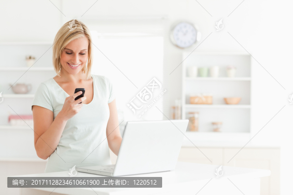 女人