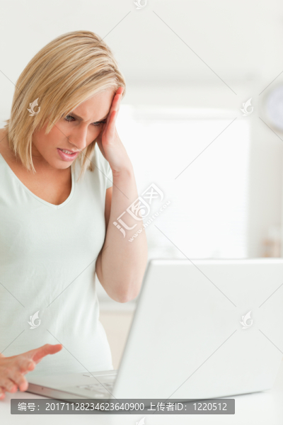 女人