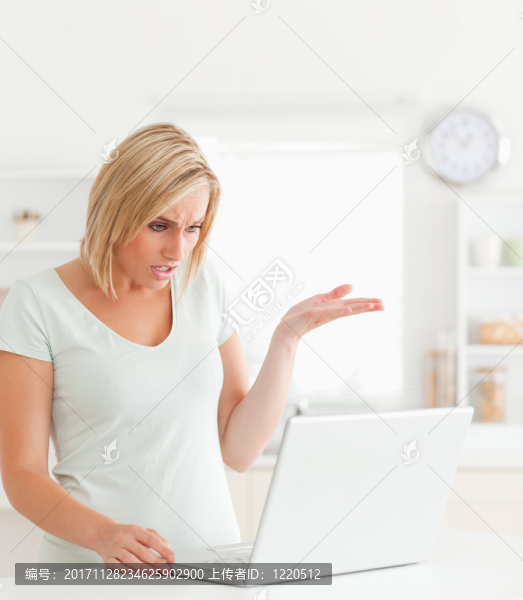 女人