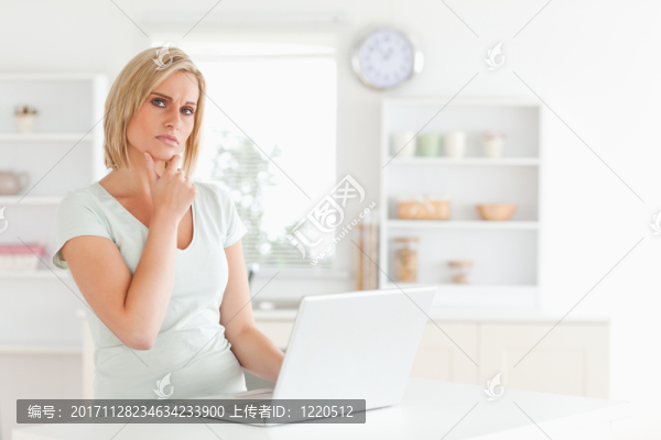 女人