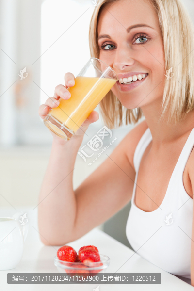 女人