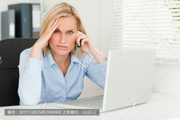 女人