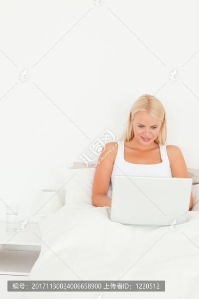 女人