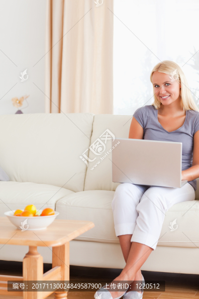 女人