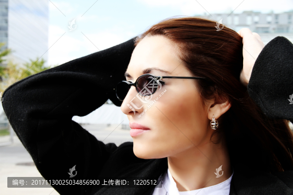 女人