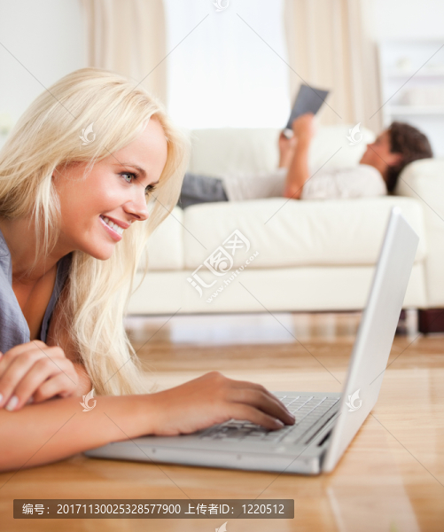 女人
