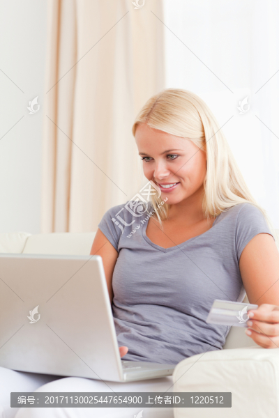 女人