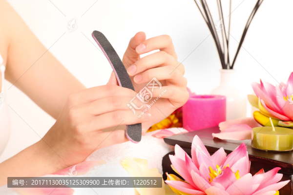 女人讓修指甲