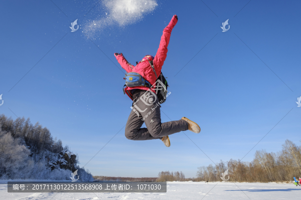 雪地跳躍