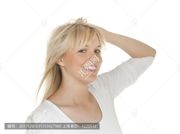 笑的年輕女子