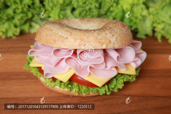 百吉餅與火腿