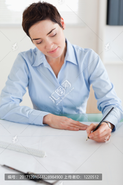 女人
