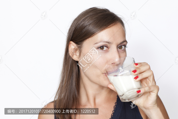 女人與牛奶