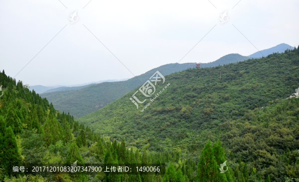 層層疊疊的山脈風(fēng)景