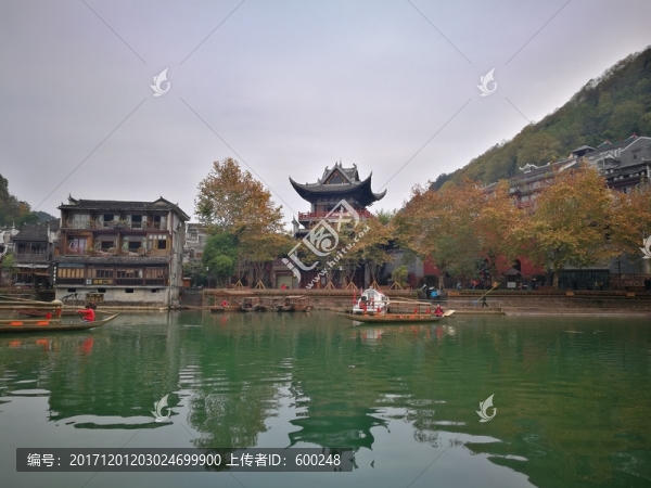 鳳凰古城沱江風光