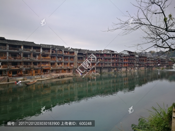 鳳凰古城沱江風光