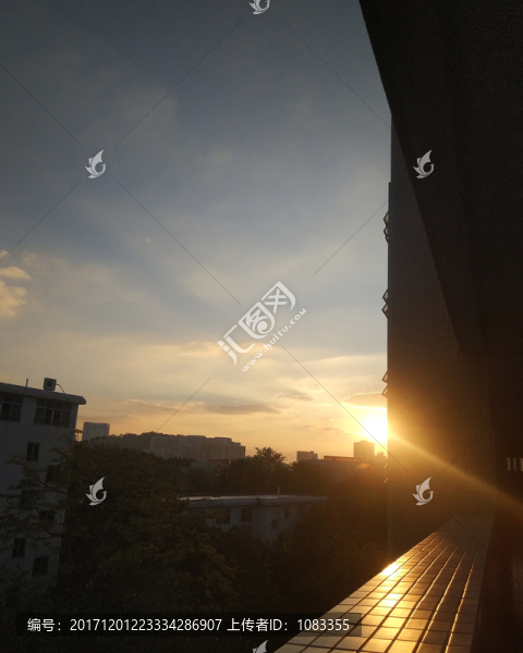 下山的太陽