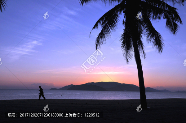 藍(lán)色