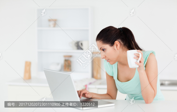 女人