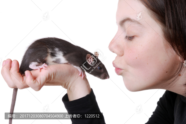 女孩與老鼠