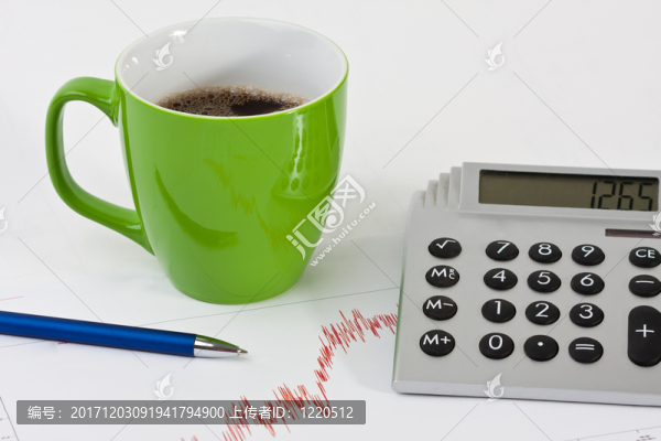 杯，筆，計(jì)算器和圖形