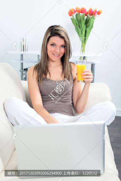 女人