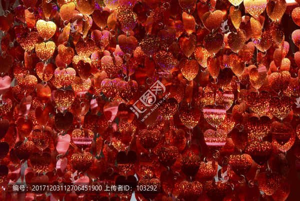 紅色金箔紙藝,心形元素